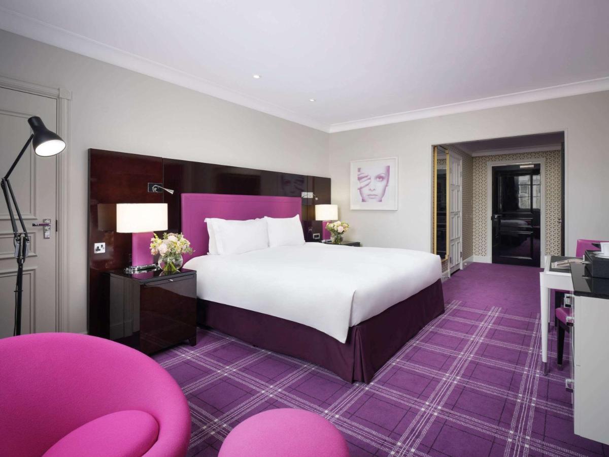 Sofitel London St James Exterior foto A suite at the InterContinental London Park Lane